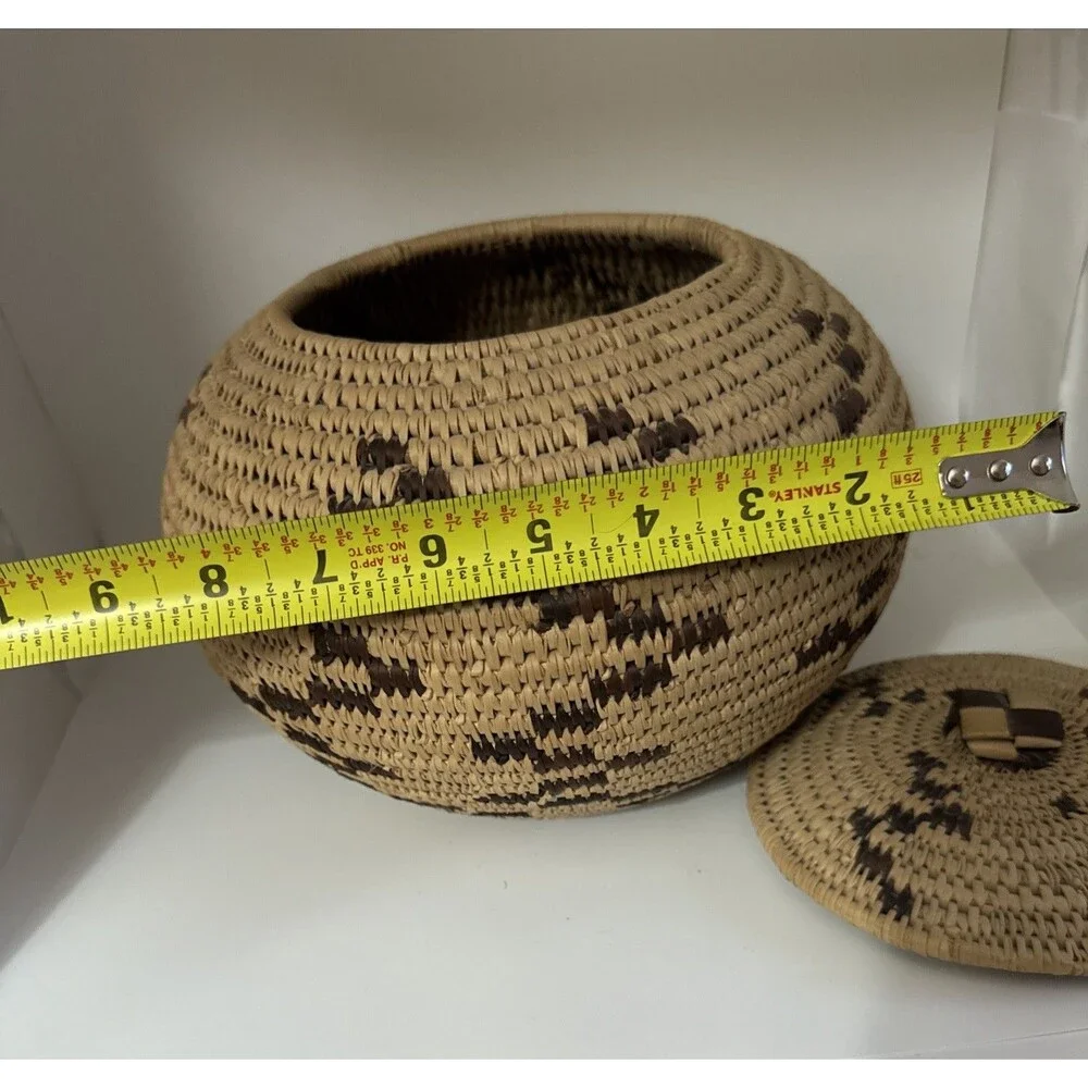 Vintage AFRICAN ZULU BASKET, UKHAMBA ZIG-ZAG DESIGN,HANDWOVEN- SOUTH AFRICAN ART